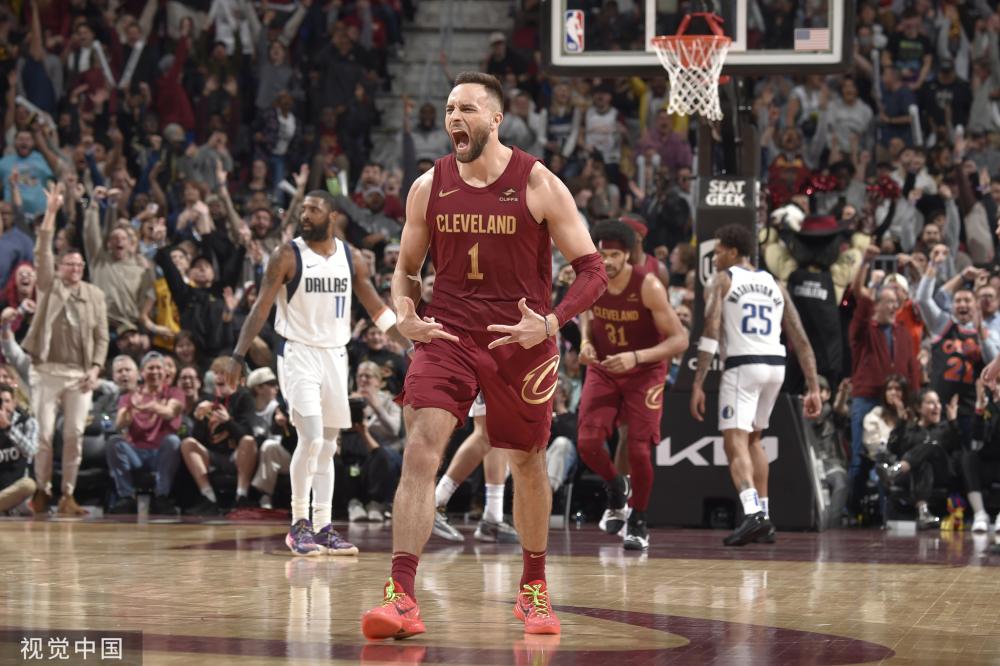 兴奋不已 兴奋不已